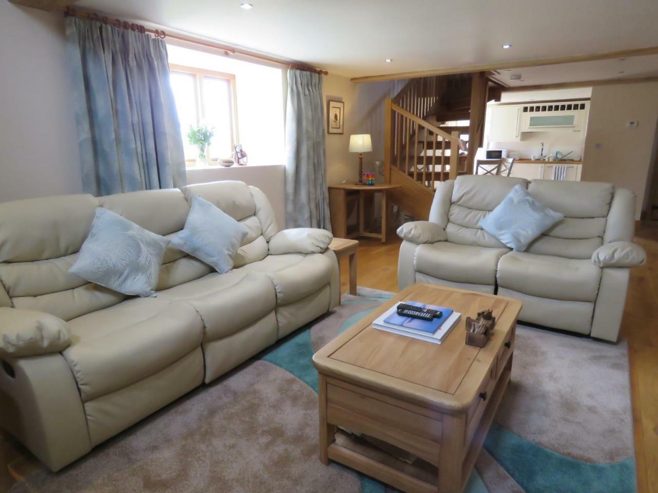 Welsh Apple Barn Villa Чепстоу Екстериор снимка