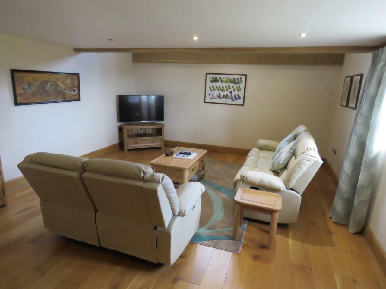Welsh Apple Barn Villa Чепстоу Екстериор снимка